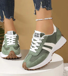 Bequeme Sneakers mit ergonomischer Plattform