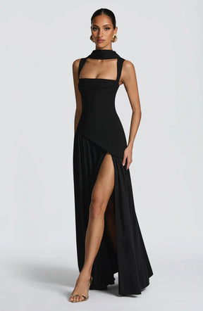 Zafira Langes Lackkleid